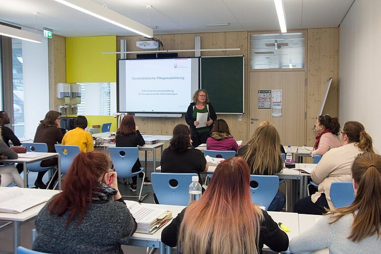 Generalistische Pflegeausbildung: Ausbildung zur Pflegefachkraft